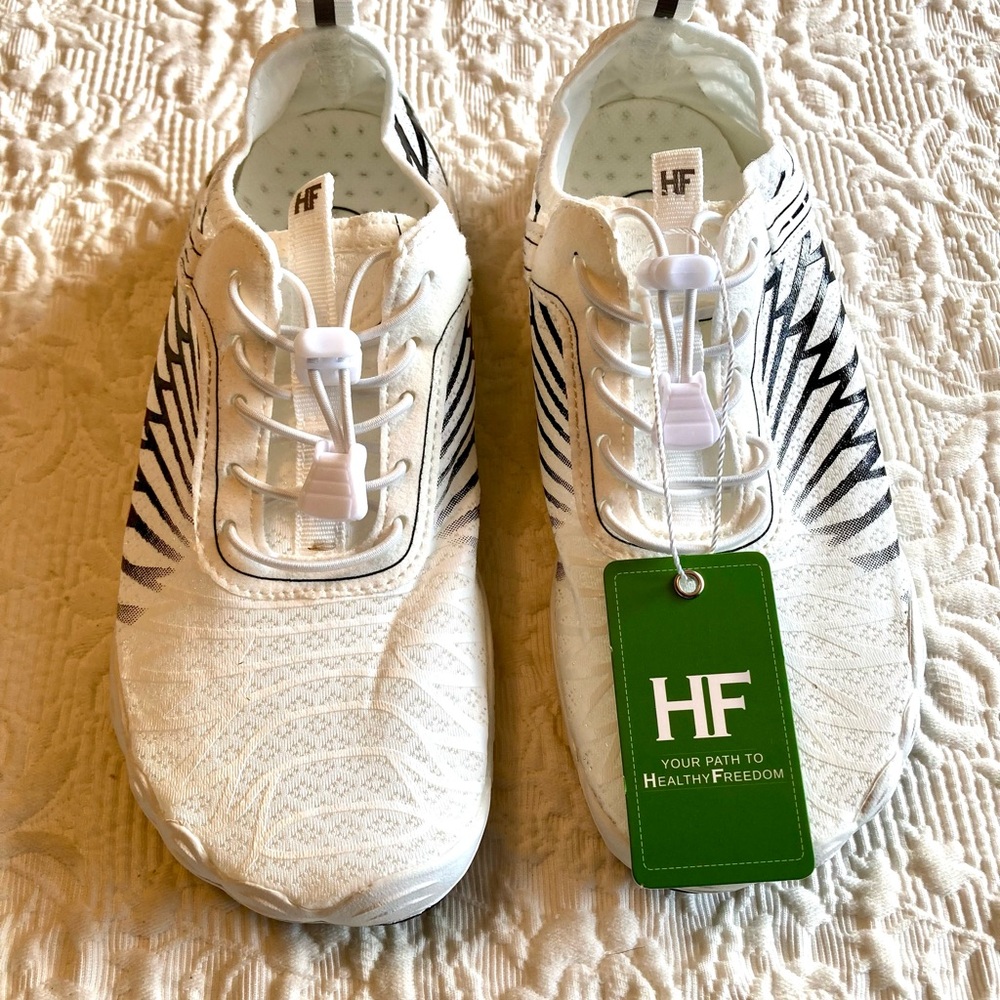 NWT Women’s HIKE Footwear - Picture 3 of 15